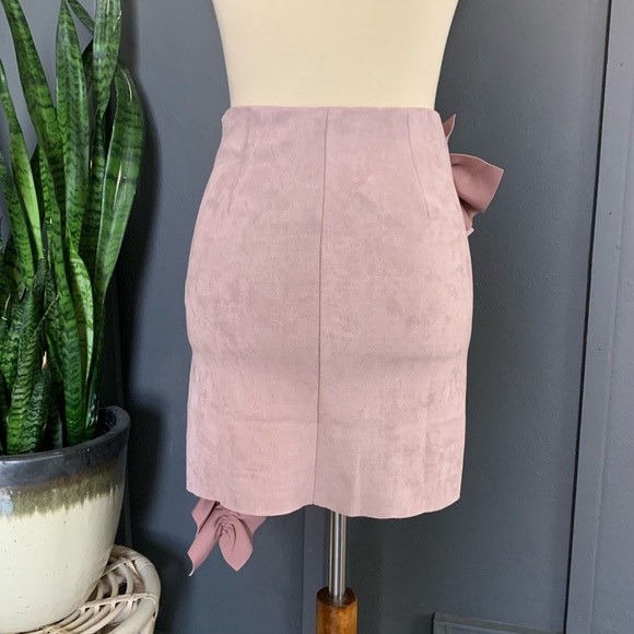 lavender vegan suede ruffle pencil skirt - Picture 3 of 6